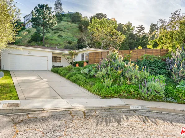 10608 Lindamere Dr, Los Angeles, CA 90077