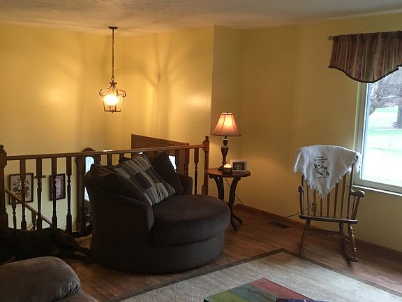 3rd image of 139 Brant Dr