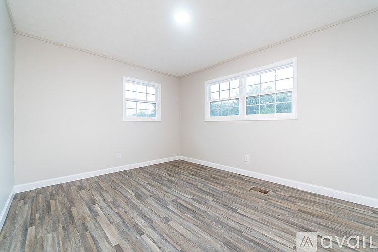 2nd image of 162 Cumberland Rd #2