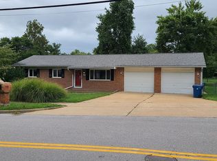 2851 Smiley Rd, Maryland Heights, MO 63043