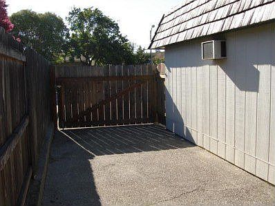 5th image of 901 Greenwood Dr