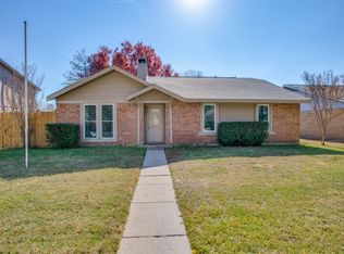 842 Meadowlark Dr, Lewisville, TX 75067