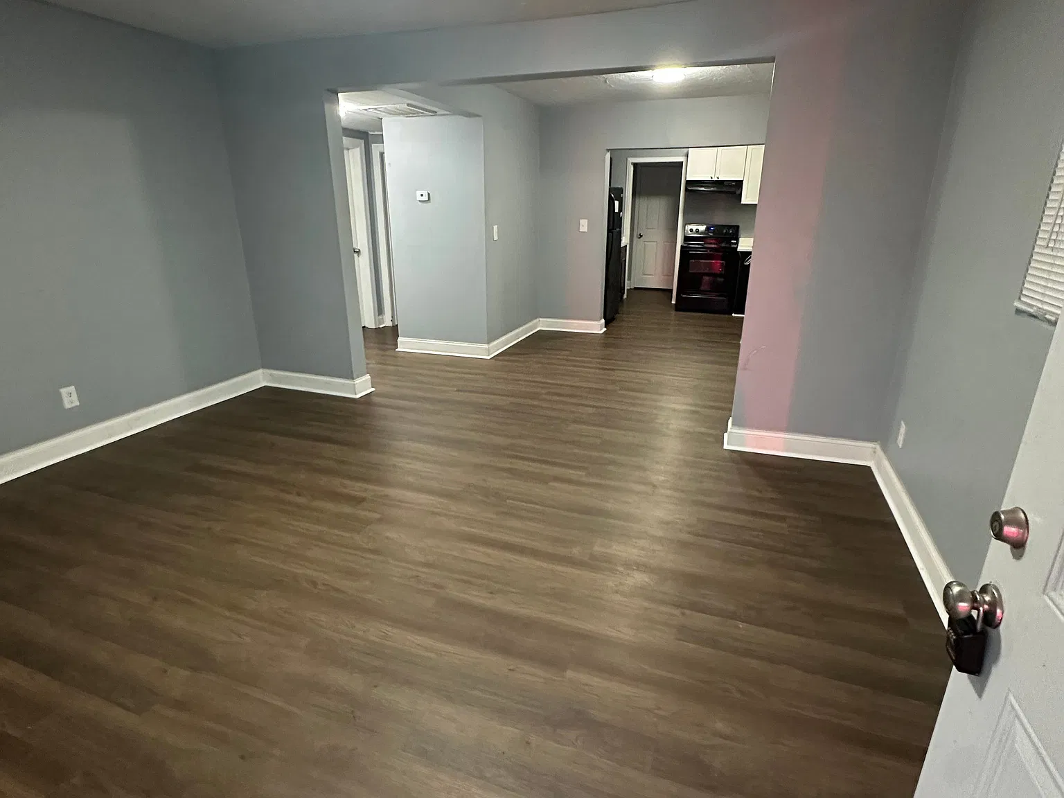 3 bed, 1.0 bath, 1300 sqft, $1,500 — Photo 4