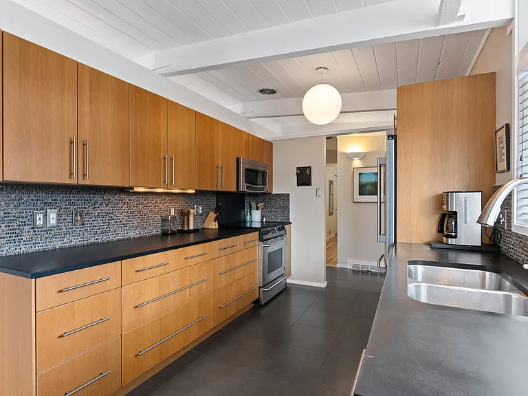 1403 S Eudora St — Photo 18