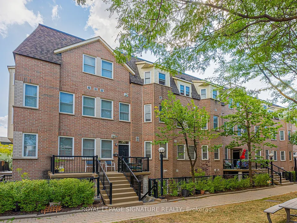 760 Lawrence Ave W #216