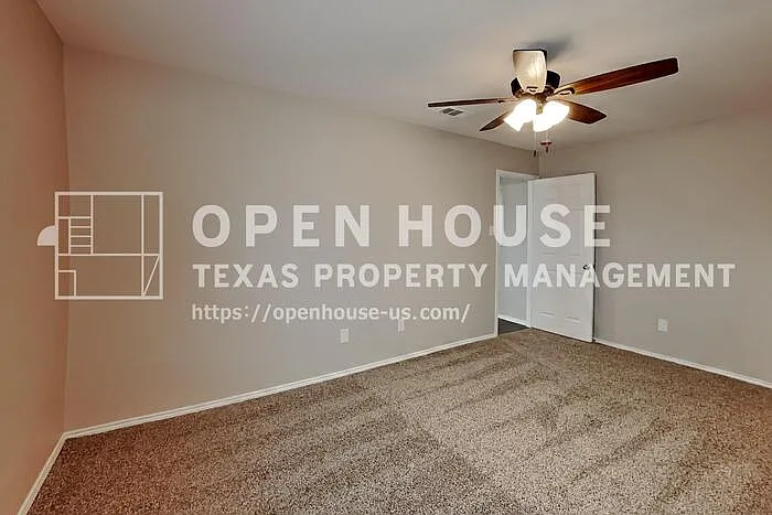 5620 Talons Crest Cir — Photo 8
