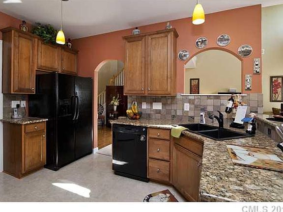 3rd image of 468 NW Clearwater Dr #275