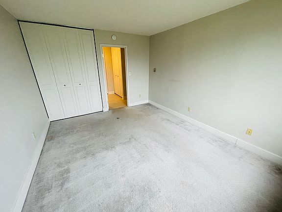 4th image of 600 E 8th St APT 6O