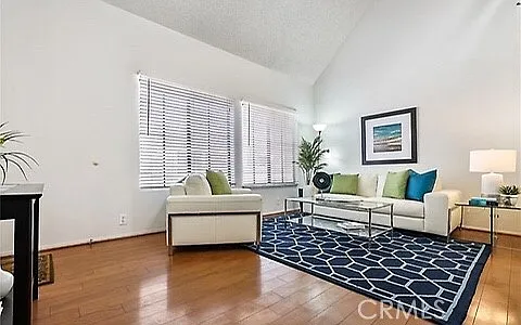 2 bed, 1352 sqft, $3,200 — Photo 2
