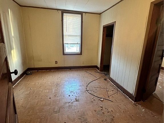 2nd image of 12 Lucerne Ave