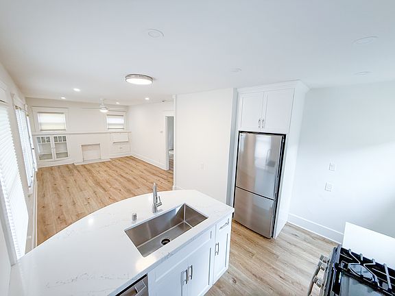 2nd image of 1435 Dale St