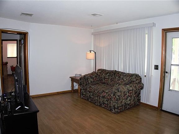 1812 Thompson Drive, Midwest City, OK  73110