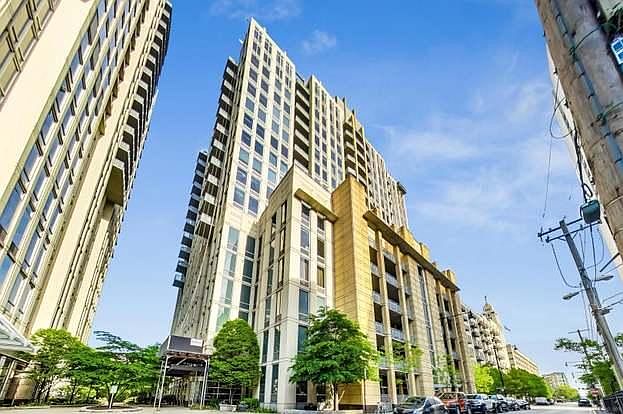 1st image of 720 N Larrabee St APT 203