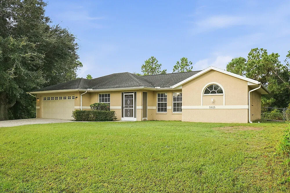 3 bed, 2.0 bath, 1622 sqft, $2,045 — Photo 2