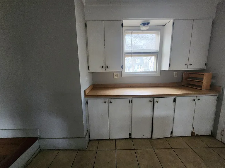300 W Elm St #300 — Photo 10