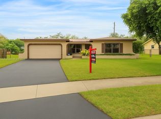 620 NW 88th Ter, Pembroke Pines, FL 33024