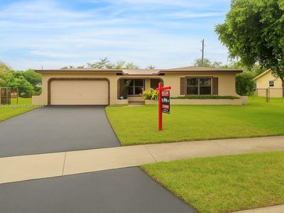 620 NW 88th Ter, Pembroke Pines, FL, 33024