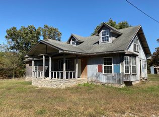 8890 Queens Lace Dr, Neosho, MO 64850