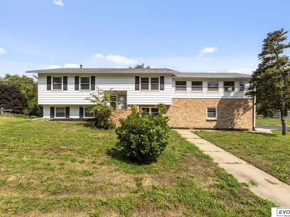 1418 Fairfax Rd, Bellevue, NE 68005