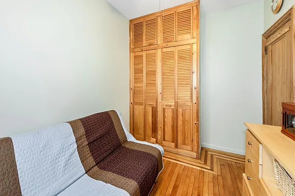 Sold by V I Properties Inc | media 22