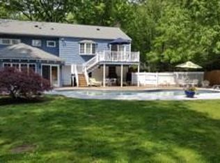 76 S Wilder Rd, Stamford, CT 06905