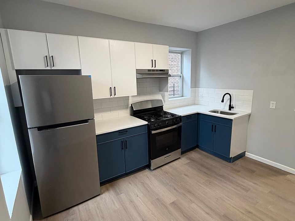 1st image of 387 Avon Ave #8