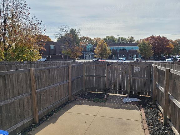 2nd image of 8624 W 85th St