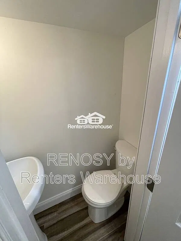 3 bed, 2.0 bath, 1800 sqft, $1,700 — Photo 4