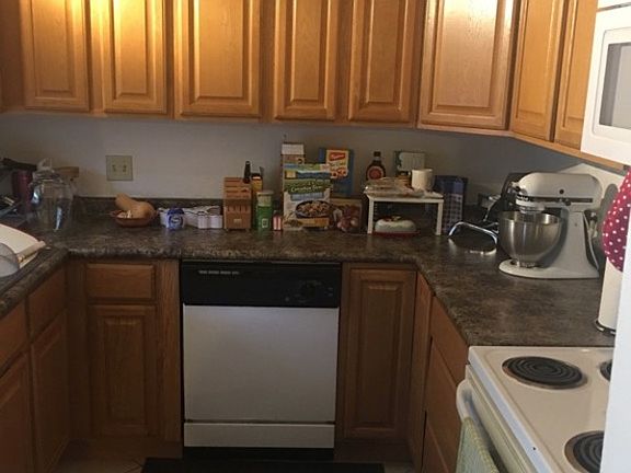 5th image of 227 Oakwood Dr