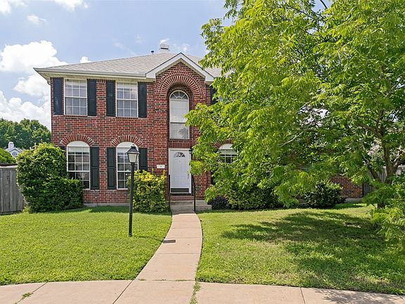 2nd image of 2 Oxford Cir