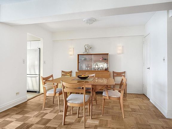 2nd image of 100 W 57th St APT 7E