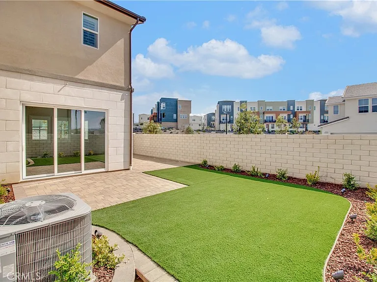 27031 California Ct — Photo 32