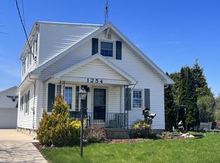 1254 S 32nd St, Manitowoc, WI 54220