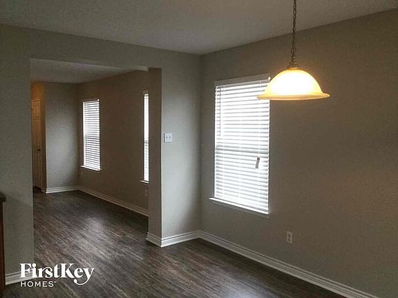 5th image of 605 Trillium Ln