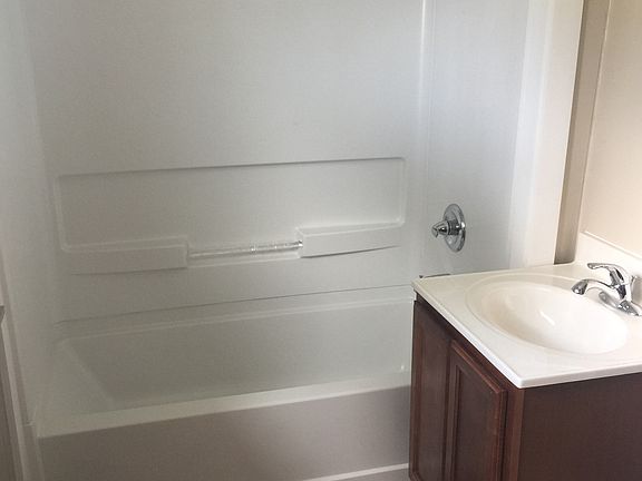 4th image of 1032 W High Ave
