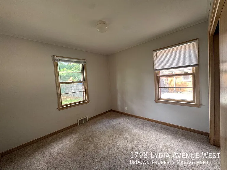 1798 Lydia Ave W — Photo 14