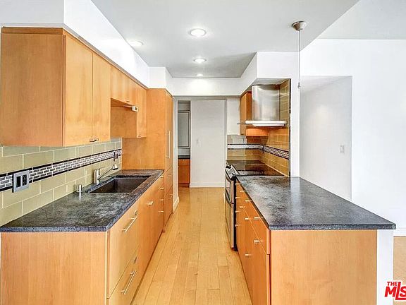 4th image of 1155 N La Cienega Blvd APT 614