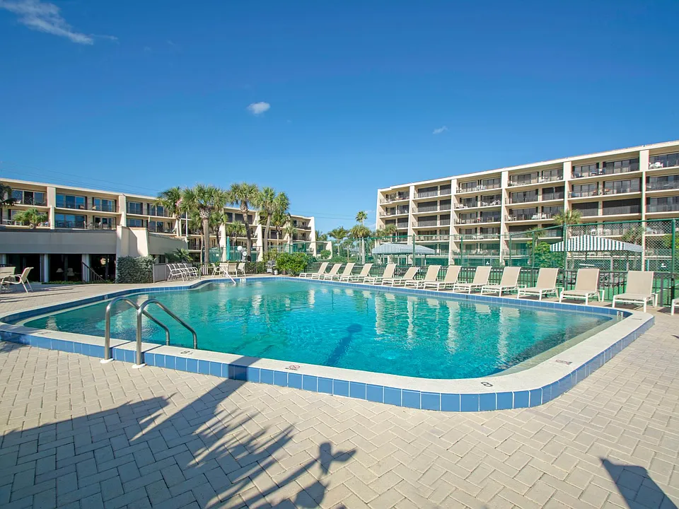3939 Ocean Dr #302B