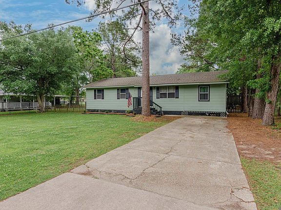 3rd image of 41519 Jeanette Rd