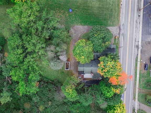 3rd image of 330 N Main St