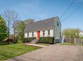 114 Hull St, Beverly, MA 01915
