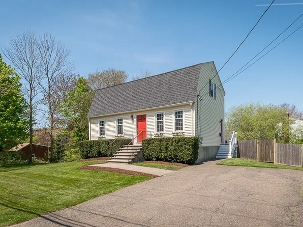 114 Hull St, Beverly, MA 01915