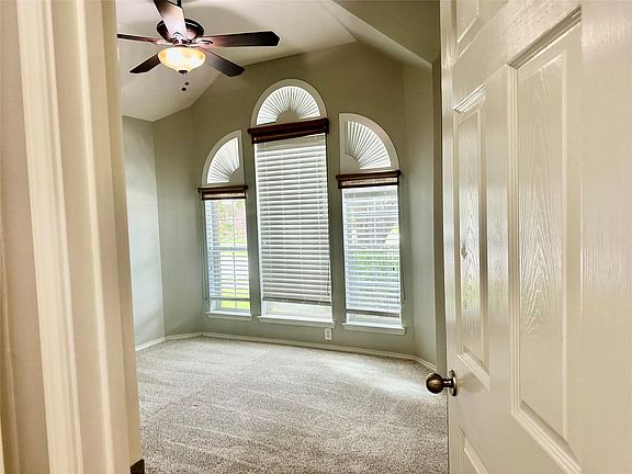 4th image of 30318 Mesa Valley Dr