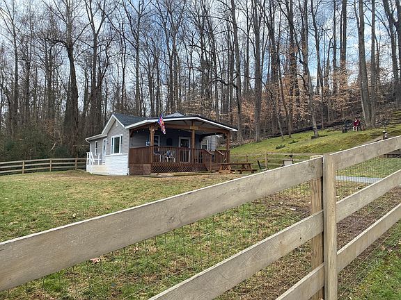 2nd image of 3703 Green Ln
