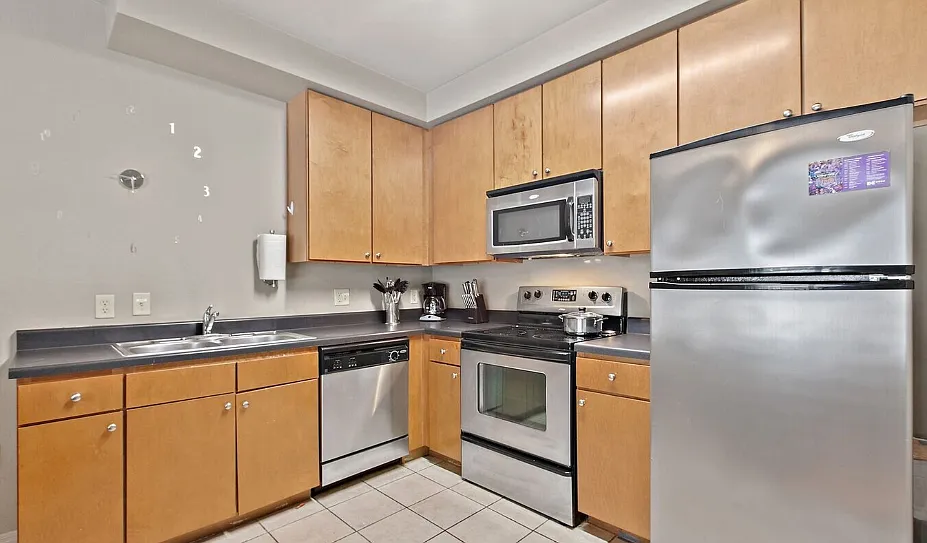 2 bed, $1,795 — Photo 4
