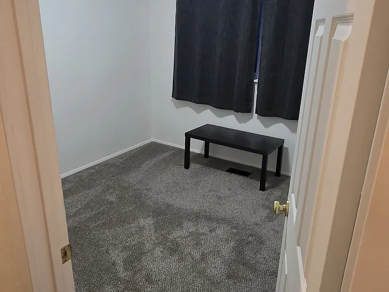 611 N Crestview Dr — Photo 10