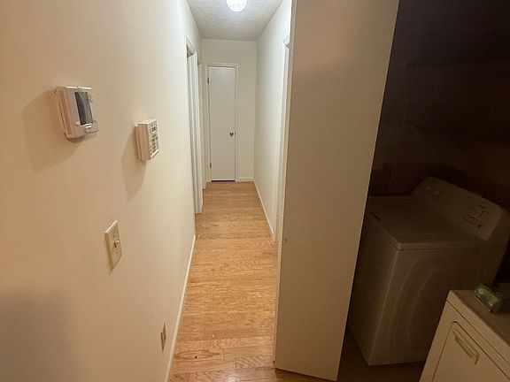 4th image of 1060 Park Forest Dr