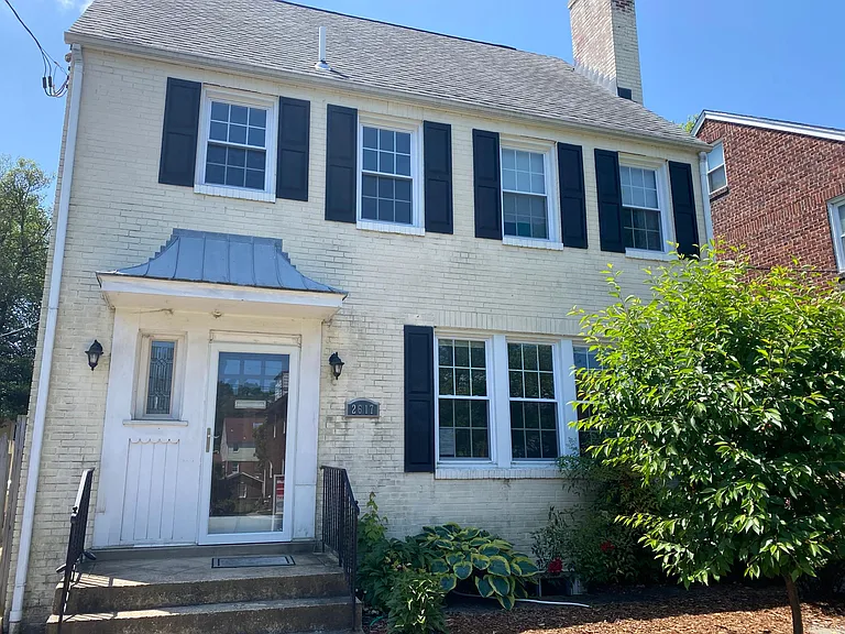 2617 Newton St NE — Photo 2