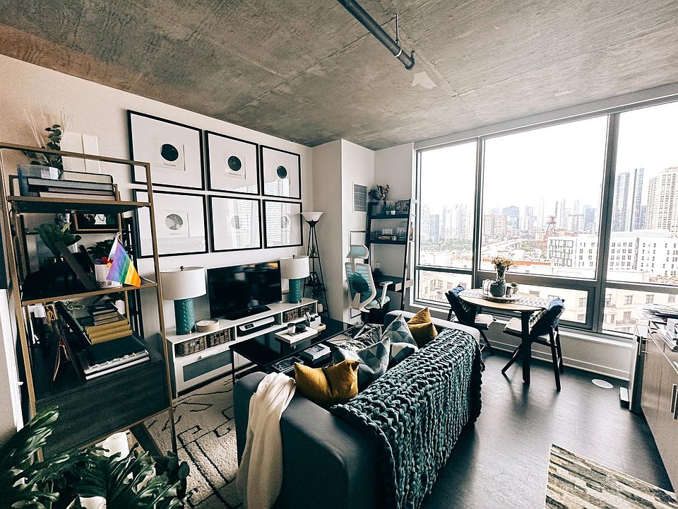 1st image of 501 N Green St #1108