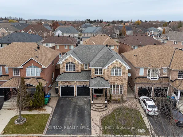 30 Bowsfield Dr, Brampton, ON L6P 1A6